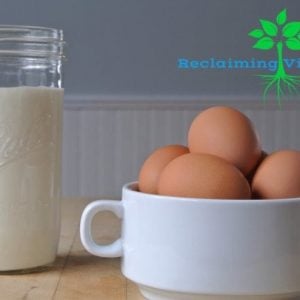 Homemade Mayo: Nutrient-dense and Made in Minutes! (with a lacto-fermented option) #traditionalfoods #fermentedfoods #homemademayo #reclaimingvitality